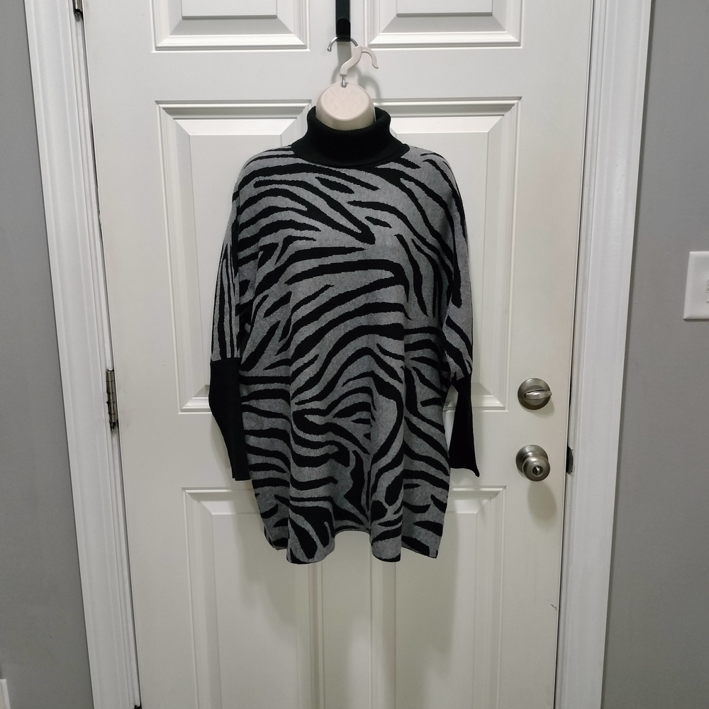 Color Eighteen Size Small Stylish Zebra Print Turtleneck Sweater